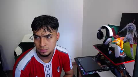 Snapshot of matias_bianco01 chatting on December 3, 2025, 6:17 pm matias online show from December 3, 2025, 6:17 pm