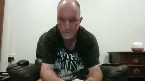 Snapshot of mattbad1975 chatting on December 3, 2025, 12:25 pm mattbad1975 online show from December 3, 2025, 12:25 pm