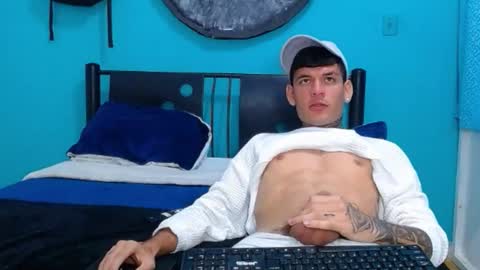 Snapshot of matthew_hawk19 chatting on March 8, 2025, 4:01 am matthew_hawk19 online show from March 8, 2025, 4:01 am