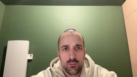 Snapshot of matthias24 chatting on December 1, 2025, 11:43 pm M online show from December 1, 2025, 11:43 pm