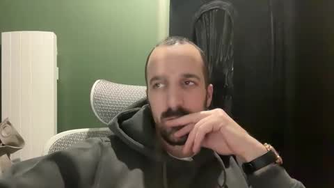 M online show from December 20, 2025, 12:07 am