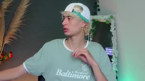 mattias     online show from October 14, 2025, 1:50 am