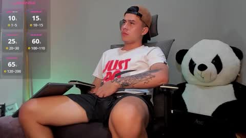 mattiwsmorris_ online show from October 25, 2025, 7:38 am