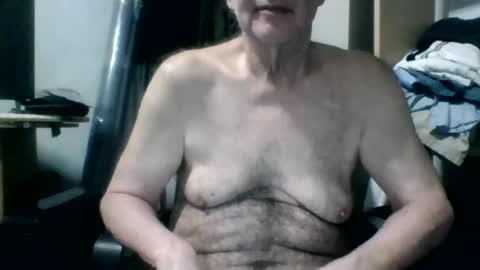 Snapshot of mattnudist chatting on July 15, 2026, 6:13 pm Matt online show from July 15, 2026, 6:13 pm