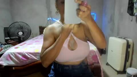 Snapshot of mature_bigboobs__ chatting on June 15, 2026, 6:32 pm mature_bigboobs__ online show from June 15, 2026, 6:32 pm