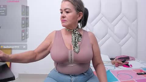 ISABEL online show from November 22, 2025, 8:08 pm