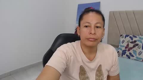 Snapshot of mature_martina_ chatting on February 27, 2026, 8:42 pm Martina online show from February 27, 2026, 8:42 pm