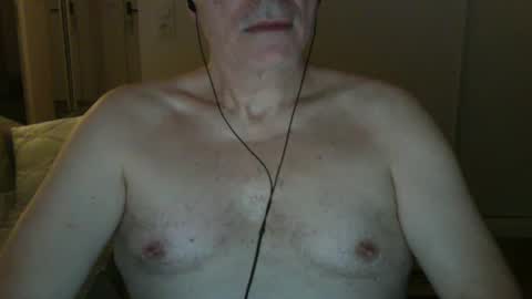 Snapshot of maturehotman chatting on December 8, 2024, 7:15 am maturehotman online show from December 8, 2024, 7:15 am