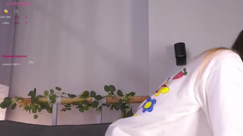 Lily online show from September 14, 2025, 3:44 pm