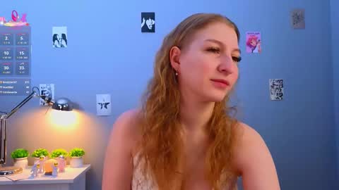 maureencoombs online show from November 21, 2025, 4:11 am