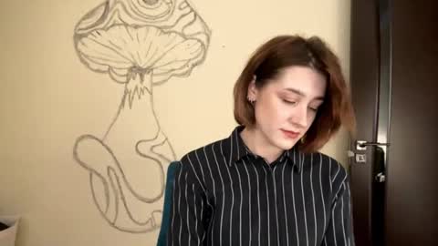 Snapshot of maureenstrozzi chatting on November 26, 2025, 7:31 am Mari online show from November 26, 2025, 7:31 am