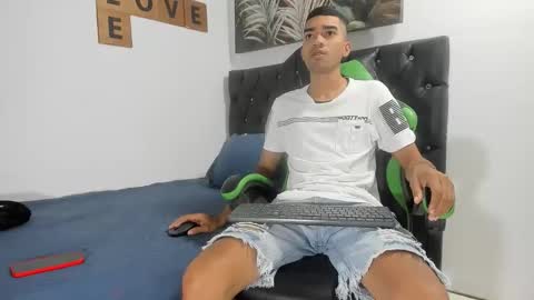 MAURICIO online show from March 3, 2026, 2:07 am