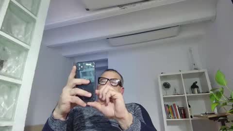 mauro1971 online show from November 18, 2025, 12:20 pm