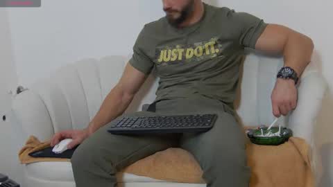 mauro_real_man online show from October 13, 2025, 4:51 pm
