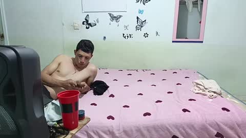 mauroluxandra online show from February 23, 2025, 2:40 am