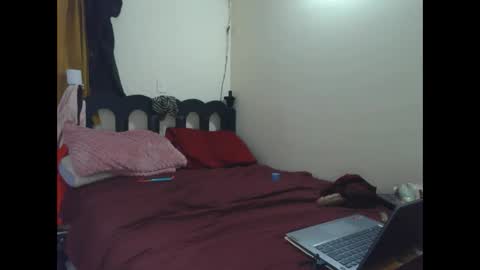 mauroluxandra online show from May 20, 2026, 4:24 pm