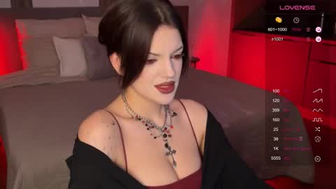 Mavis online show from November 1, 2025, 9:06 pm