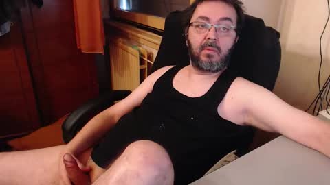 Max online show from October 5, 2025, 5:39 am