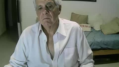 Snapshot of max_2017 chatting on May 17, 2026, 3:15 am max_2017 online show from May 17, 2026, 3:15 am