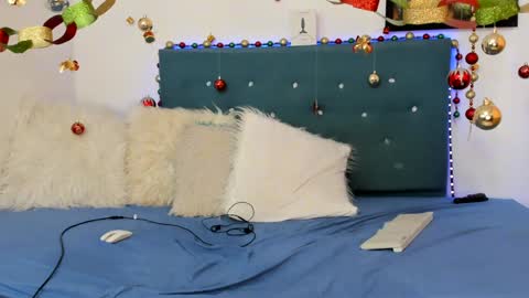 Snapshot of max_and_peter chatting on December 10, 2024, 10:26 pm max_and_peter online show from December 10, 2024, 10:26 pm