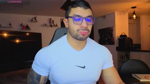 Max online show from November 14, 2025, 3:16 am