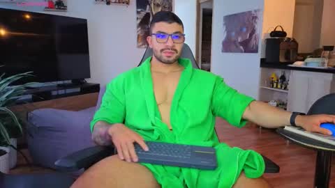 Max online show from November 30, 2025, 5:28 pm