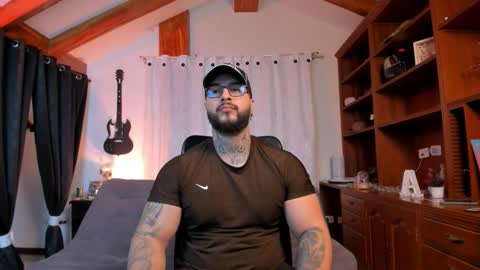 Snapshot of max_dic1 chatting on September 22, 2025, 12:18 pm max D. online show from September 22, 2025, 12:18 pm