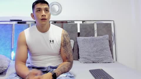 Snapshot of max_evanss_ chatting on October 30, 2025, 11:22 am Max online show from October 30, 2025, 11:22 am