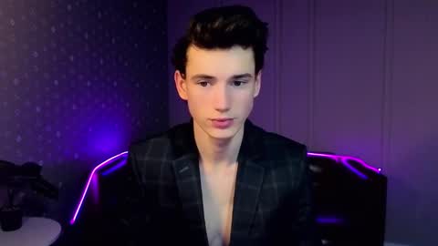 Snapshot of max_foks chatting on December 22, 2025, 9:50 am Max online show from December 22, 2025, 9:50 am