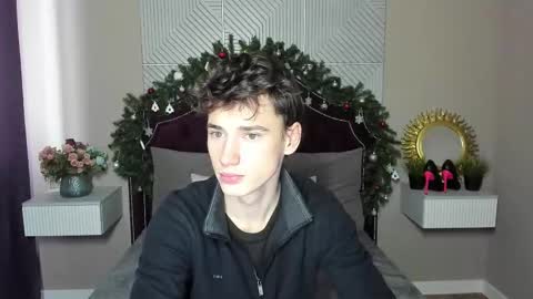 Snapshot of max_foks chatting on January 8, 2026, 7:10 am Max online show from January 8, 2026, 7:10 am