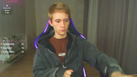 Max Gen with tats 24years  And Ethan without tats 20 years online show from December 30, 2024, 5:02 pm