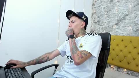 max_sstteel online show from April 25, 2026, 1:14 pm