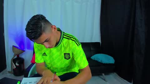 MAX     online show from March 6, 2025, 8:08 am