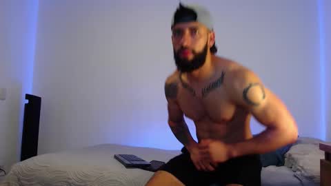 max_xl_ online show from October 2, 2025, 3:08 pm