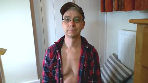 Max Davies online show from February 2, 2025, 3:10 am