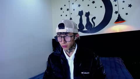 MaxDominant  online show from October 2, 2025, 12:01 pm