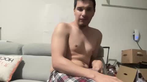 Snapshot of maxfreaky407284 chatting on April 26, 2026, 7:50 am perezcouple online show from April 26, 2026, 7:50 am