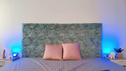 Snapshot of maxfrost_1 chatting on December 20, 2025, 7:10 pm M A X F R O S T online show from December 20, 2025, 7:10 pm