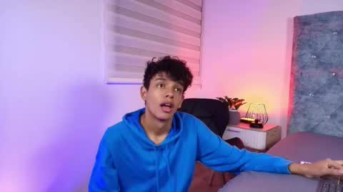 Snapshot of maxfrost_1 chatting on January 6, 2026, 7:28 pm M A X F R O S T online show from January 6, 2026, 7:28 pm