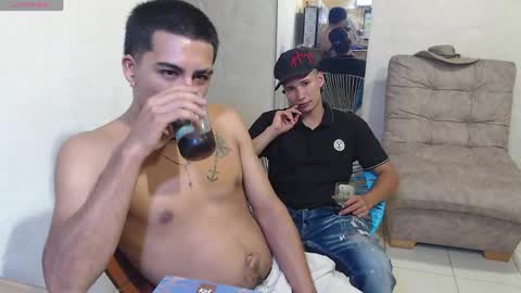 Snapshot of maxi_dick33 chatting on May 26, 2026, 10:17 pm maxi dick online show from May 26, 2026, 10:17 pm