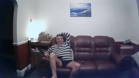 MAX online show from February 4, 2025, 8:49 pm