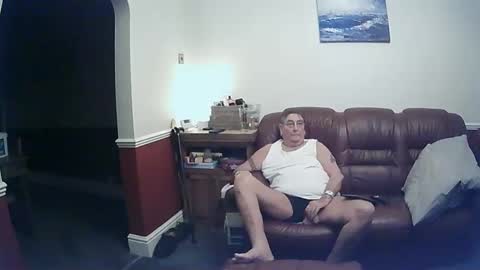 MAX online show from March 7, 2025, 10:21 pm