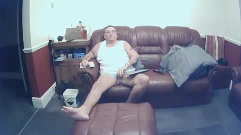 MAX online show from October 12, 2025, 10:09 pm