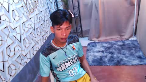 Reyn online show from February 8, 2025, 3:41 am