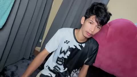 Reyn online show from November 17, 2025, 10:26 pm