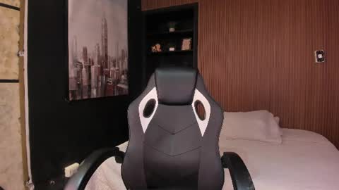 Snapshot of maxigarcia_ chatting on June 17, 2026, 10:54 pm Maxi online show from June 17, 2026, 10:54 pm