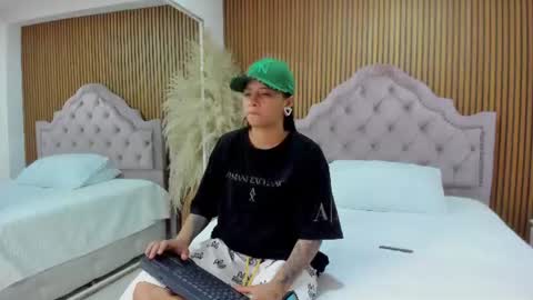 Snapshot of maxigarcia_ chatting on June 22, 2026, 11:24 pm Maxi online show from June 22, 2026, 11:24 pm