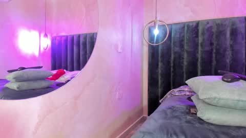 maxim online show from March 8, 2025, 6:21 am