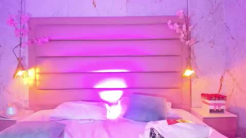 maxim online show from September 23, 2025, 2:36 am