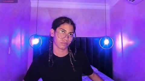 maxim online show from November 22, 2025, 3:16 am